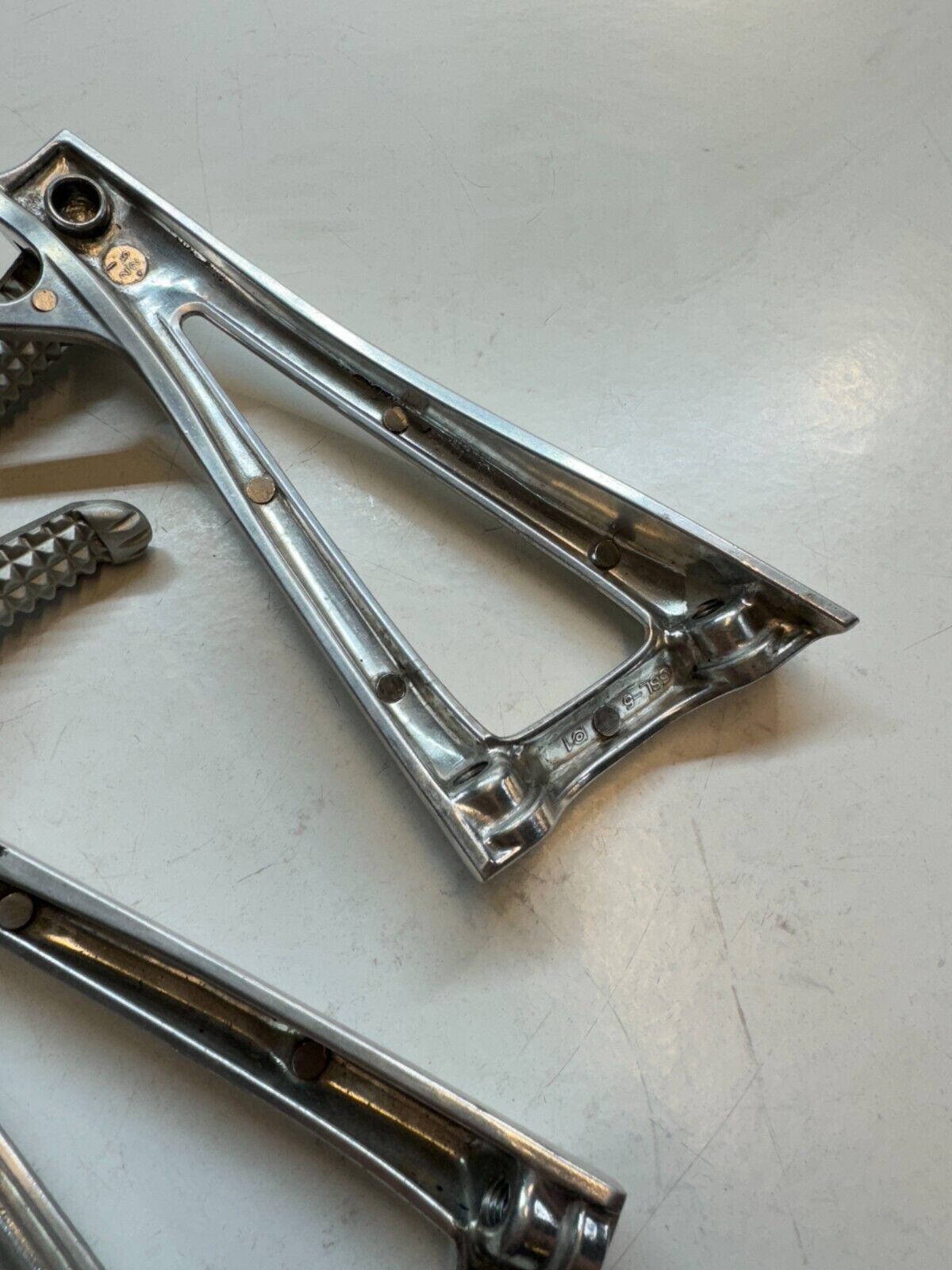 Yamaha YZF R6 5SL 2003 - 2005 Passenger Footrests Footpegs Set LH RH 5SL-5 5SL-4 - Image 9