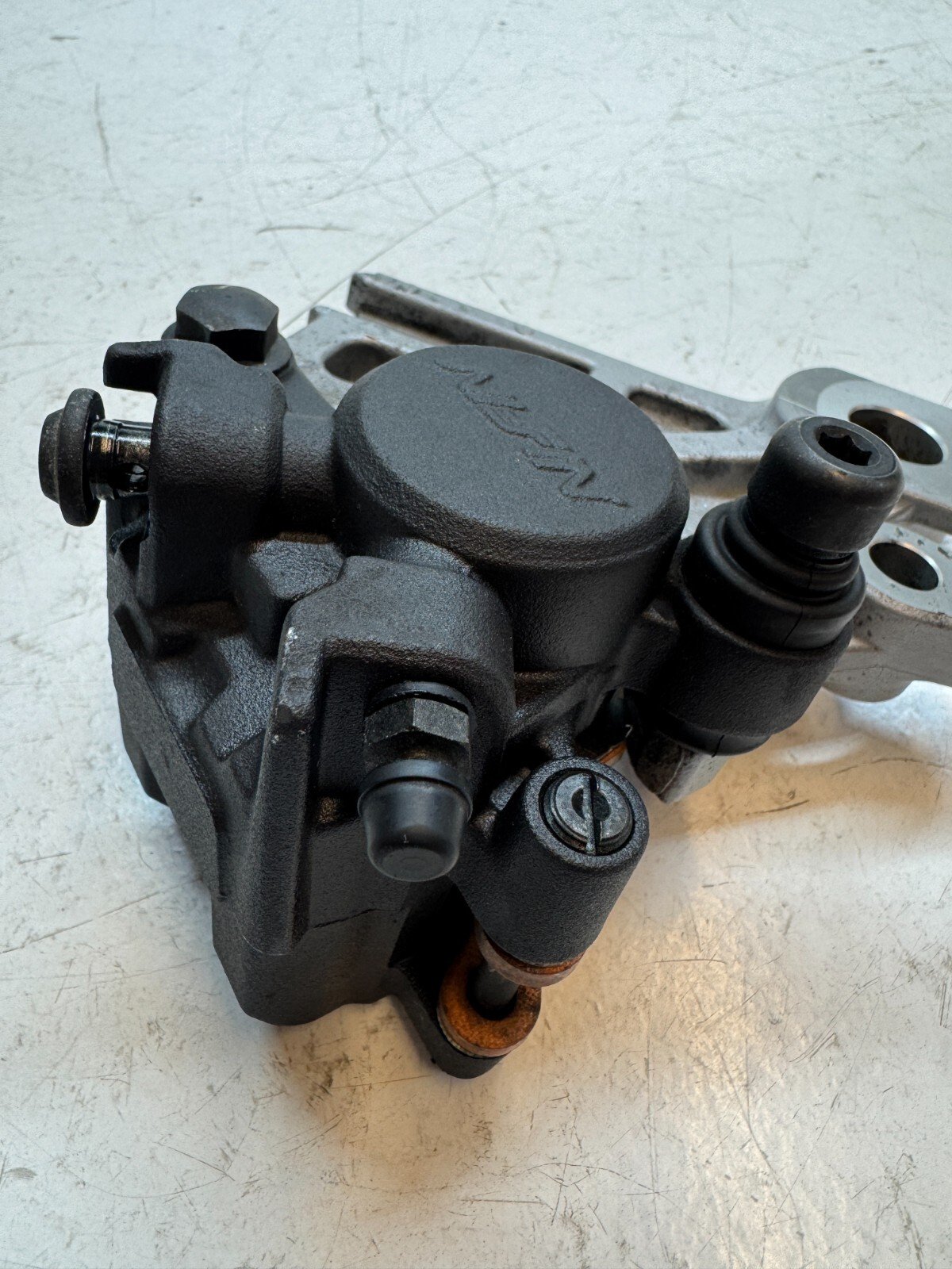 Yamaha Tracer 900 2015 - 2020 Rear Brake Caliper with Bracket 2DR-2580W-00-00 - Image 9