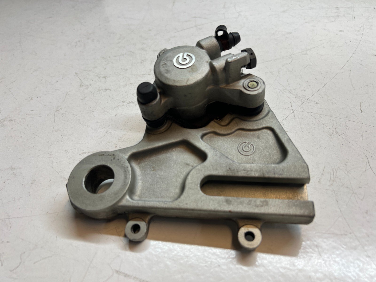 Husqvarna SM 610 S 1999-2001 Rear Brake Caliper & Bracket 800079794 BREMBO - Image 3