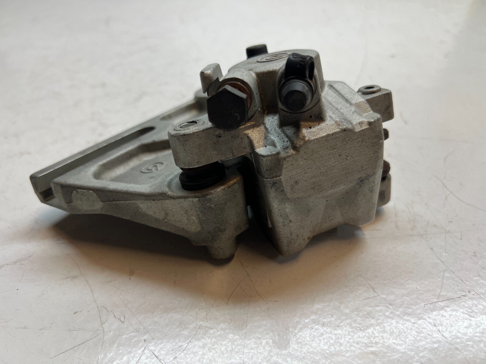 Husqvarna SM 610 S 1999-2001 Rear Brake Caliper & Bracket 800079794 BREMBO - Image 6