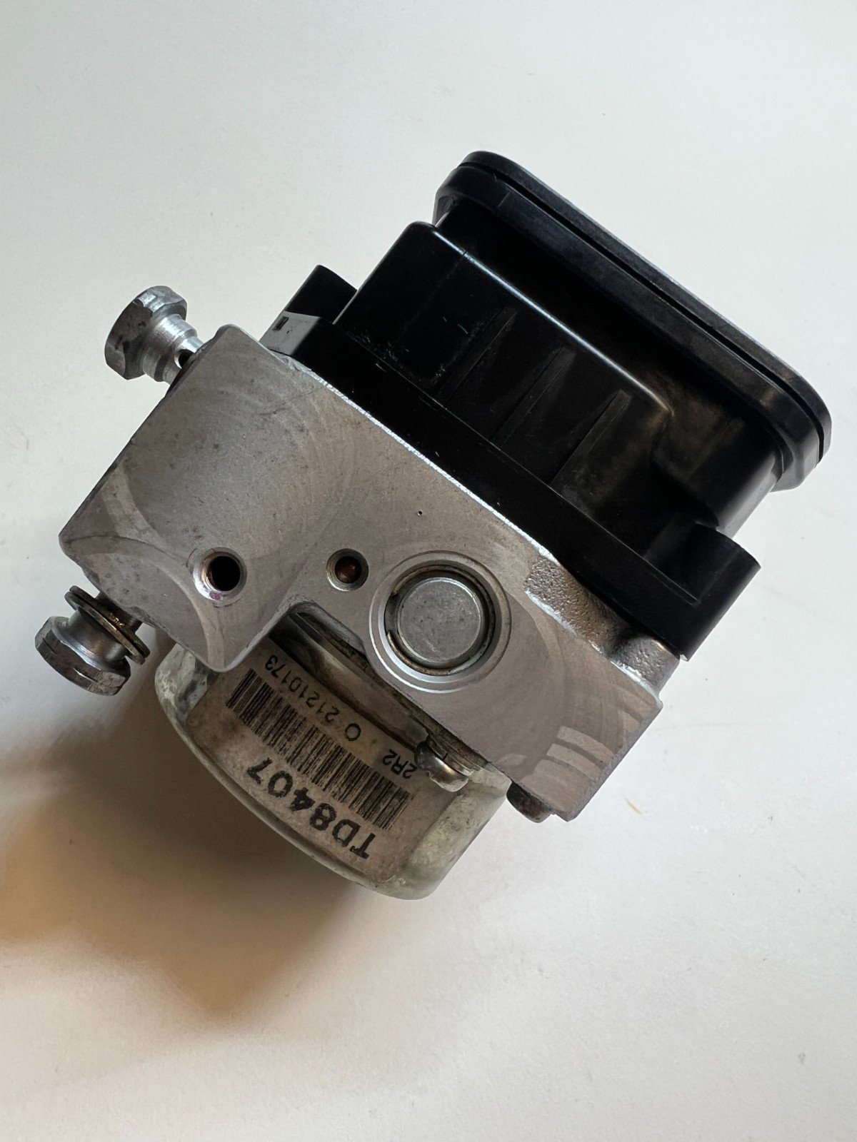 Triumph Tiger 1200 Explorer 2012 - 2015 ABS Control Module Pump T2026501 - Image 12