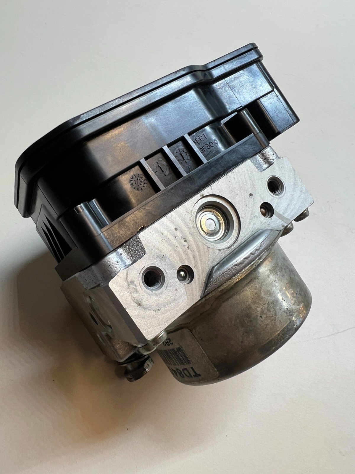 Triumph Tiger 1200 Explorer 2012 - 2015 ABS Control Module Pump T2026501 - Image 13