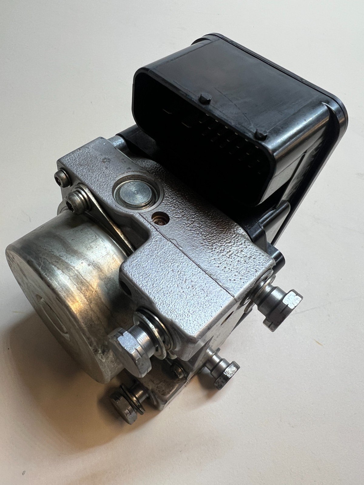 Triumph Tiger 1200 Explorer 2012 - 2015 ABS Control Module Pump T2026501 - Image 14