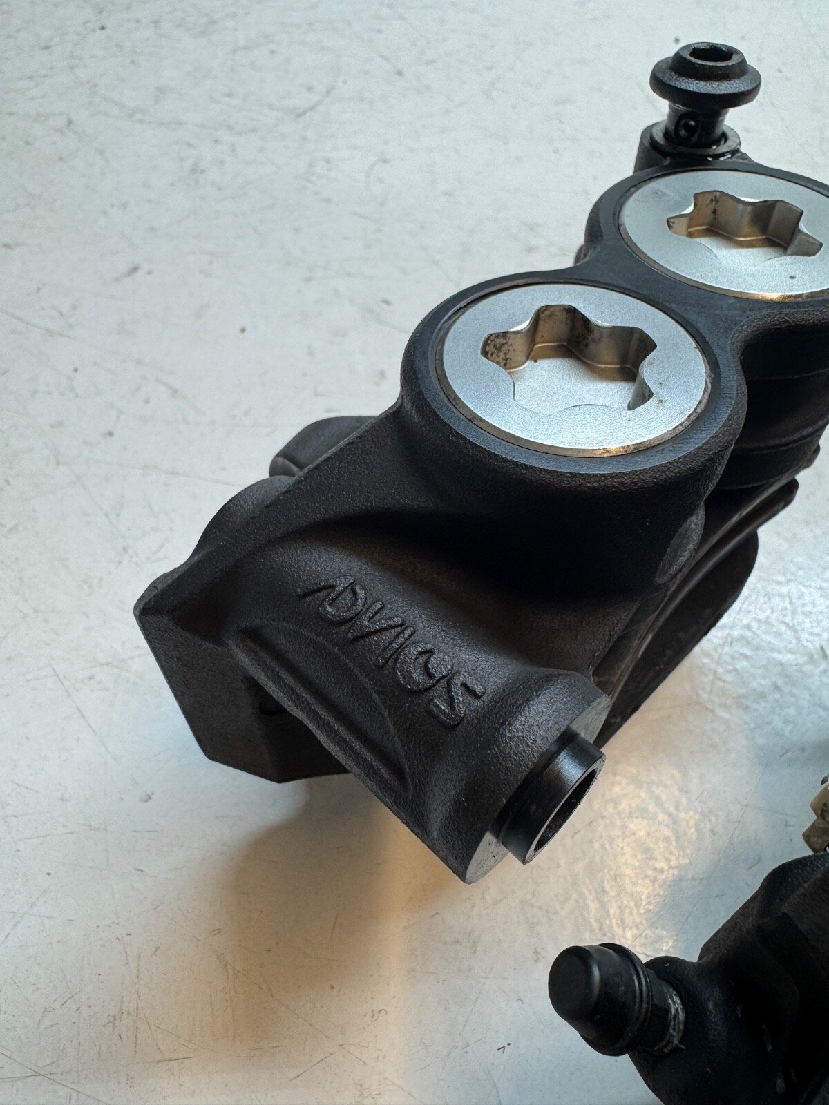 Yamaha MT-09 17-20 Tracer 900 900 GT 15-20 Right Left Front Brake Caliper Set - Image 9