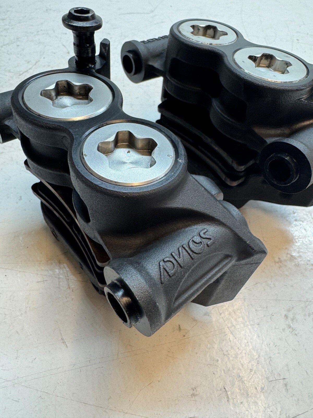 Yamaha MT-09 17-20 Tracer 900 900 GT 15-20 Right Left Front Brake Caliper Set - Image 10