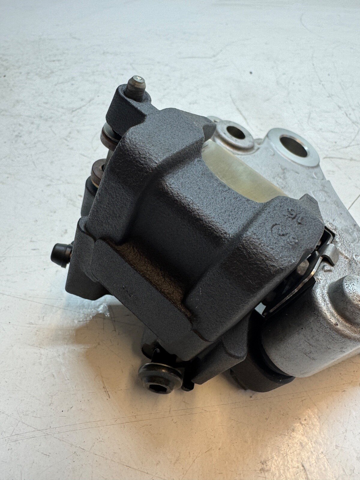 Yamaha Tracer 900 2015 - 2020 Rear Brake Caliper With Bracket 2DR-2580W-00-00 - Image 15