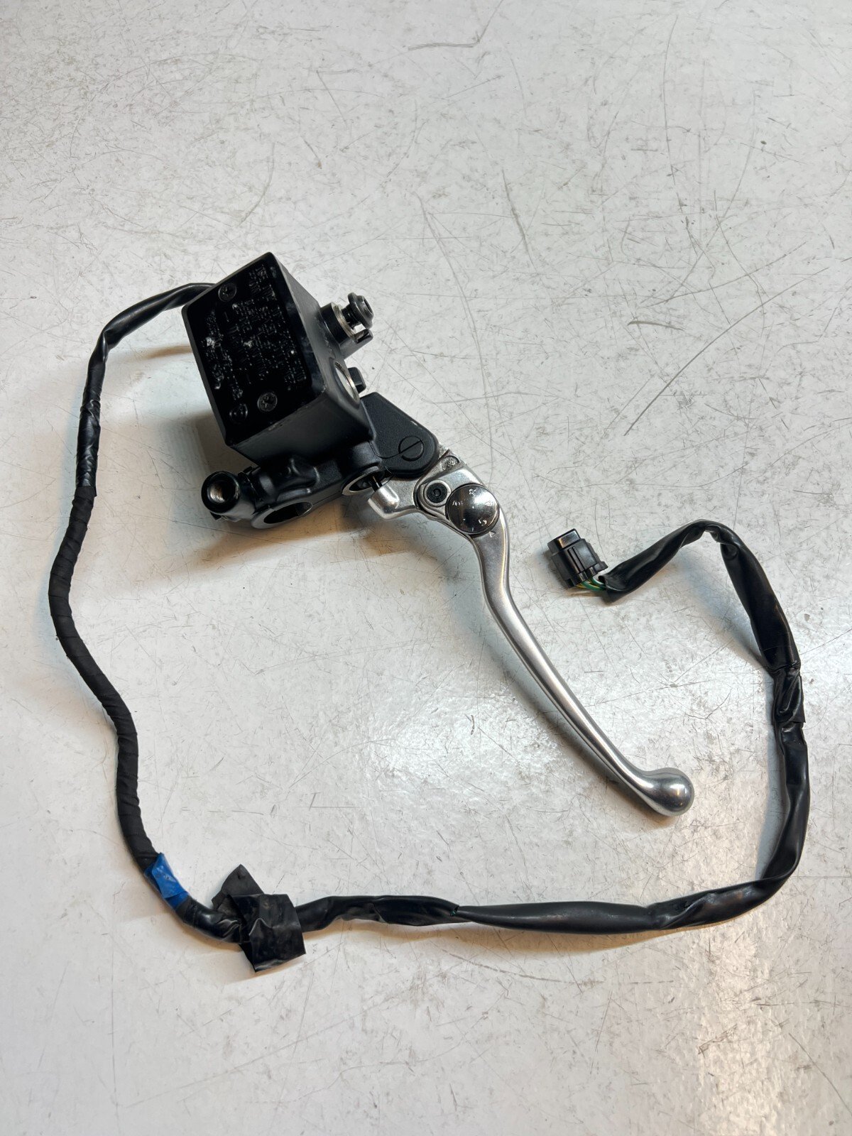 Yamaha Tracer 900 GT 2018 - 2020 Front Brake Master Cylinder & Lever BW8-2580A-0 - Image 5