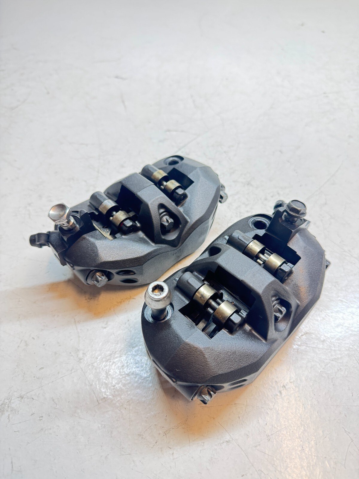 Kawasaki ZX14-R ZZR1400 2006 - 2011 Front Brake Calipers Caliper Set 43080-0047 - Image 4