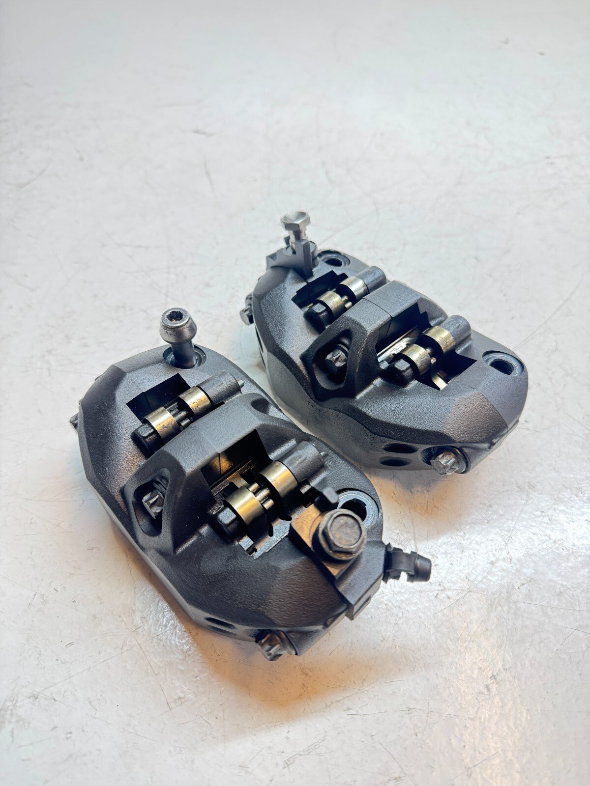 Kawasaki ZX14-R ZZR1400 2006 - 2011 Front Brake Calipers Caliper Set 43080-0047 - Image 5