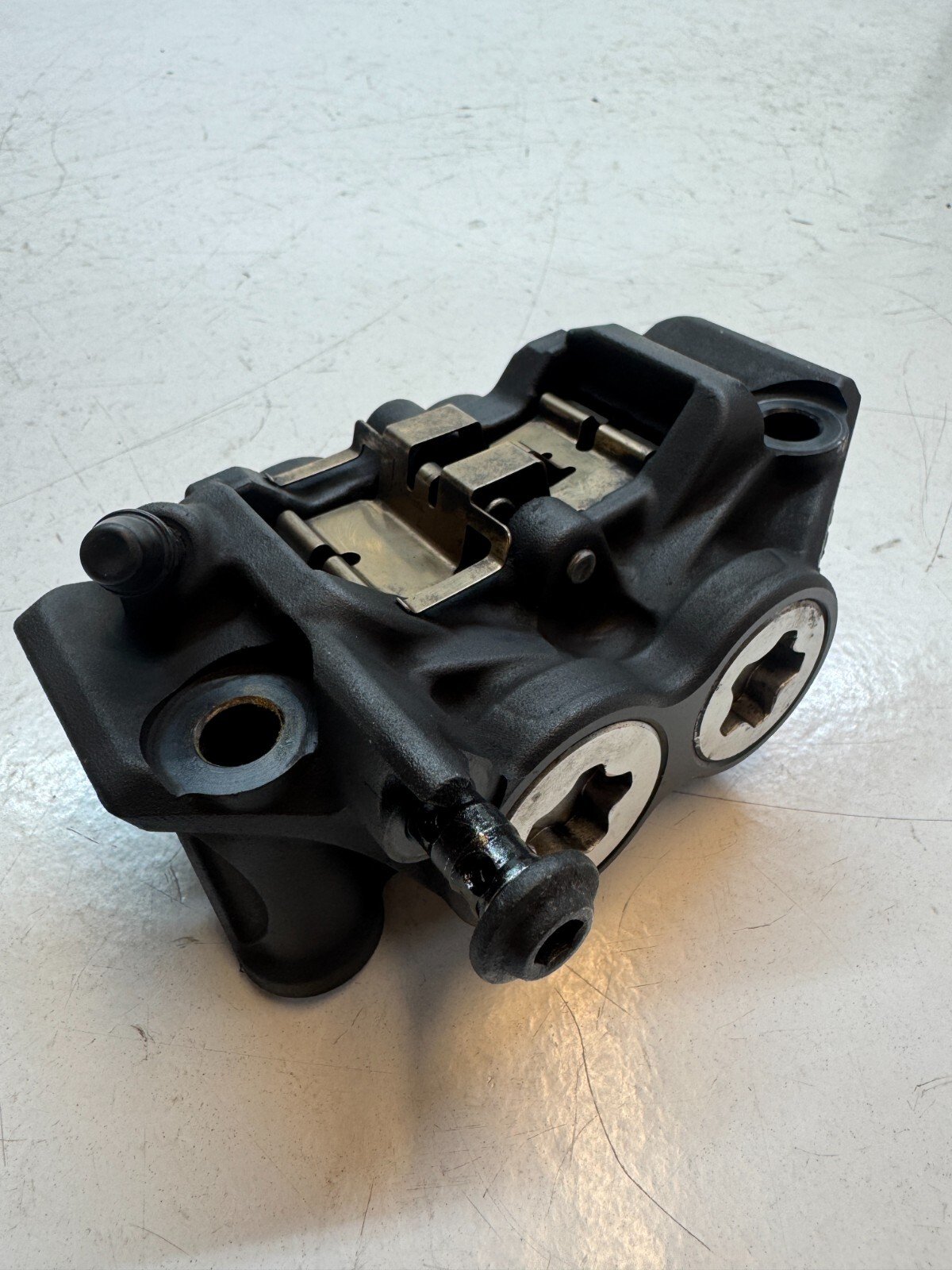 Yamaha MT-09 17-20 Tracer 900 900 GT 15-20 Right Left Front Brake Caliper Set - Image 6