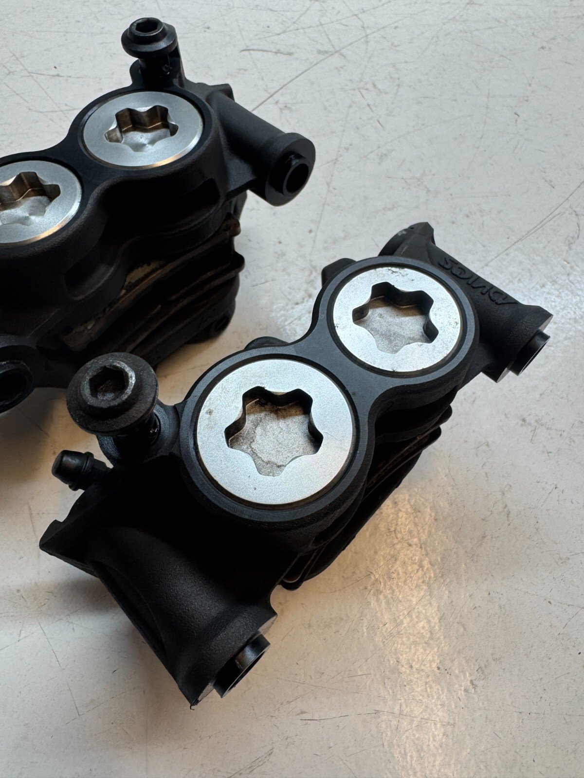 Yamaha MT-09 17-20 Tracer 900 900 GT 15-20 Right Left Front Brake Caliper Set - Image 9