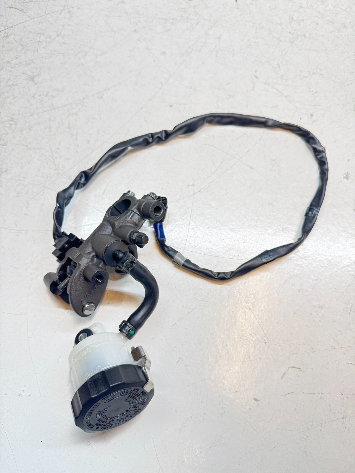 Yamaha Tracer 9 GT 2021 - 2023 Front Brake Master Cylinder & Reservoir B7N2580A0 - Image 3