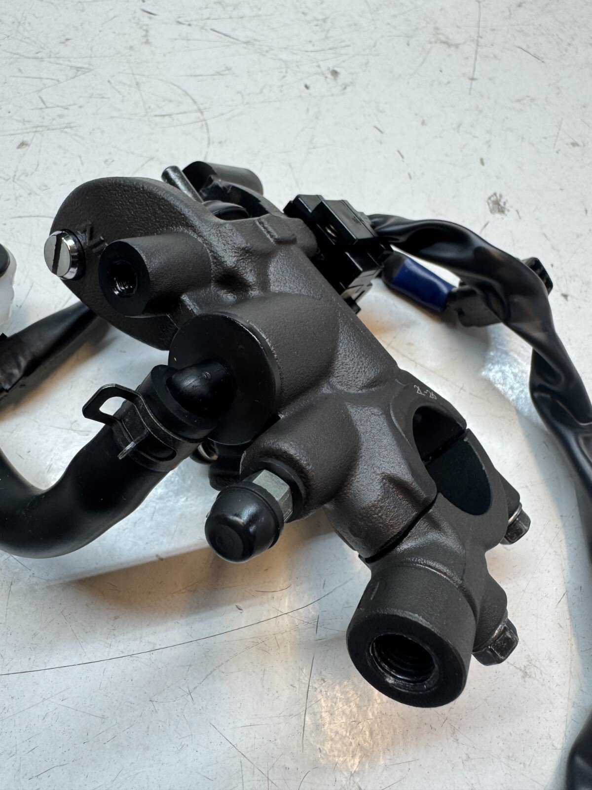 Yamaha Tracer 9 GT 2021 - 2023 Front Brake Master Cylinder & Reservoir B7N2580A0 - Image 6