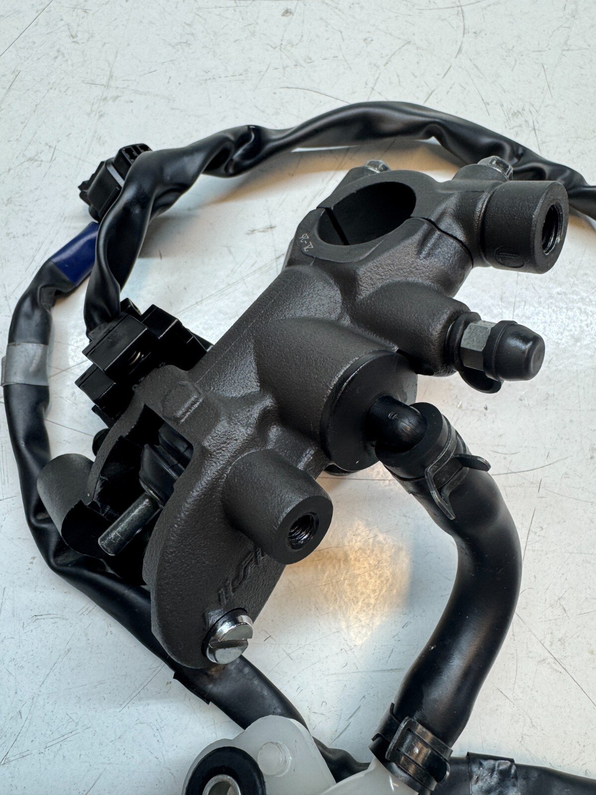 Yamaha Tracer 9 GT 2021 - 2023 Front Brake Master Cylinder & Reservoir B7N2580A0 - Image 7