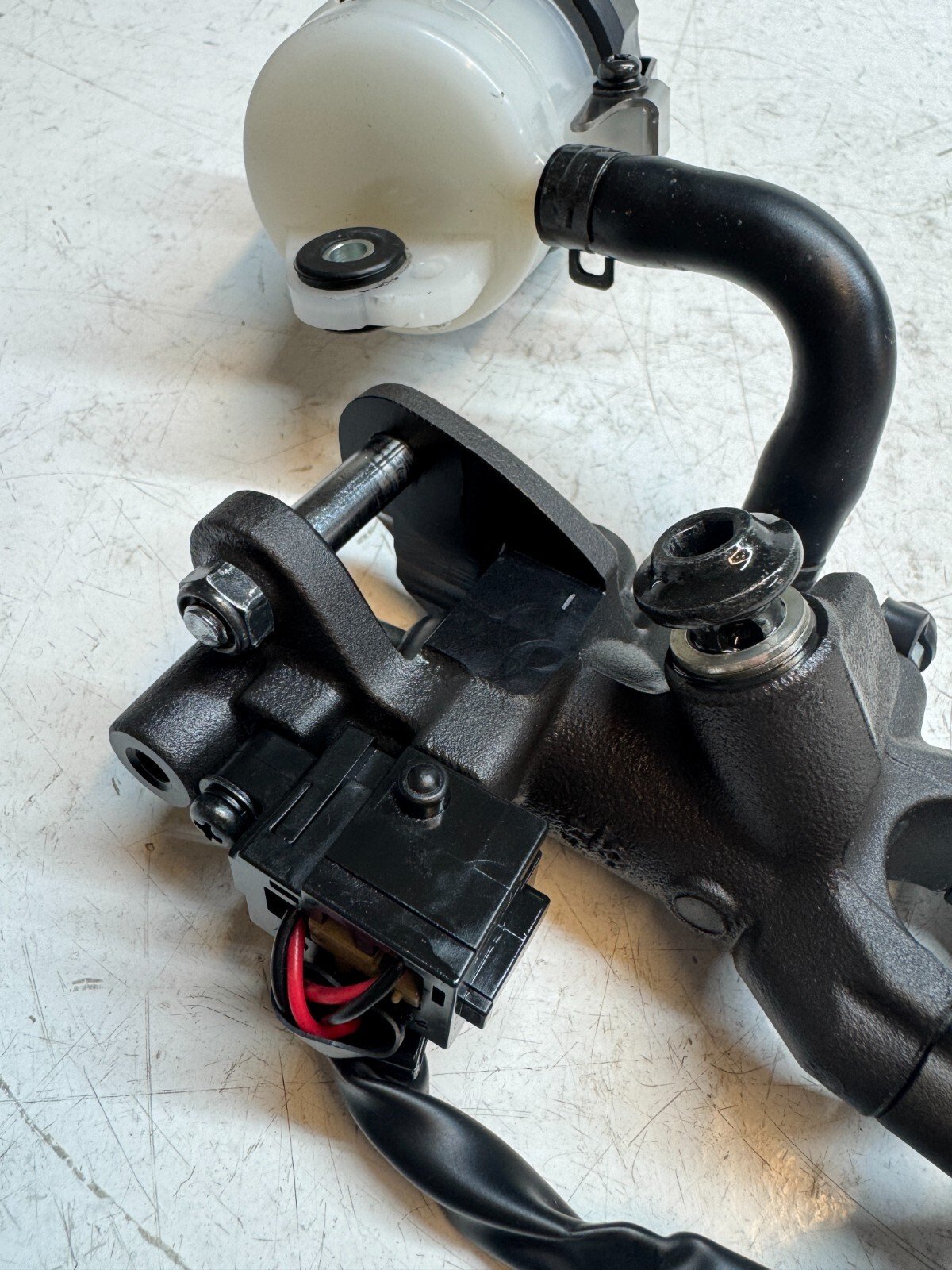 Yamaha Tracer 9 GT 2021 - 2023 Front Brake Master Cylinder & Reservoir B7N2580A0 - Image 14